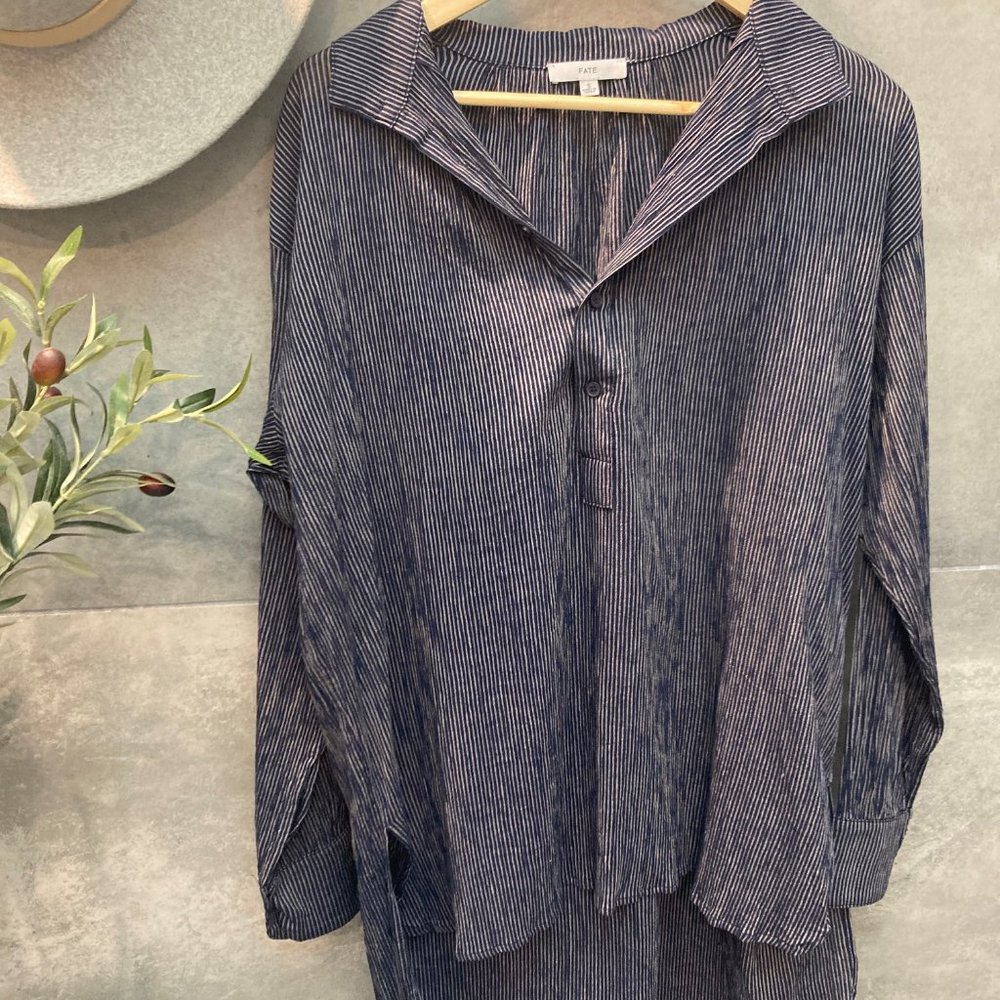 FATE Size small super adorable blouse perfect condition